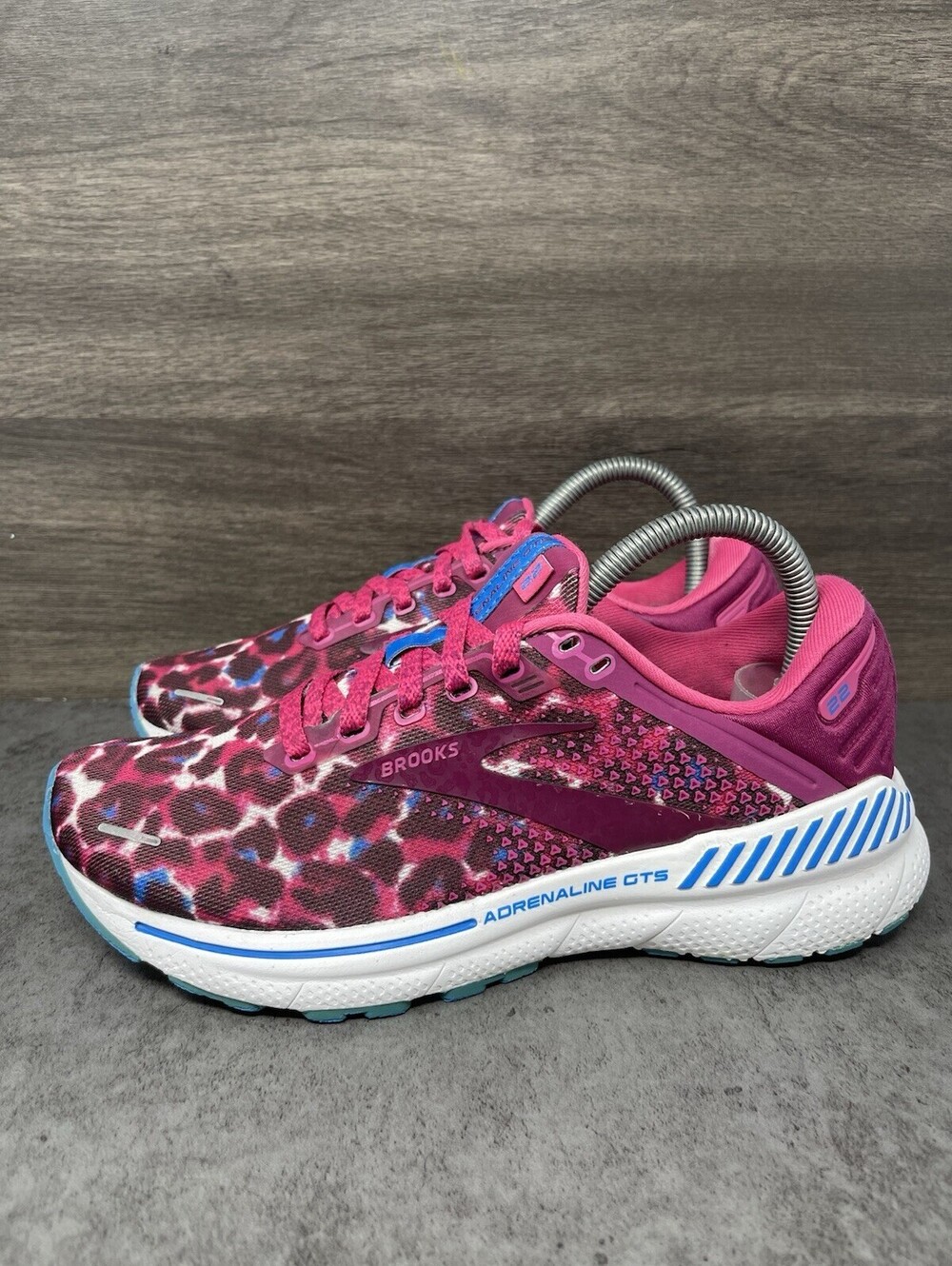 Brooks Adrenaline GTS 22 Magenta Leopard Womens Size 7.5 Stability Running Shoes